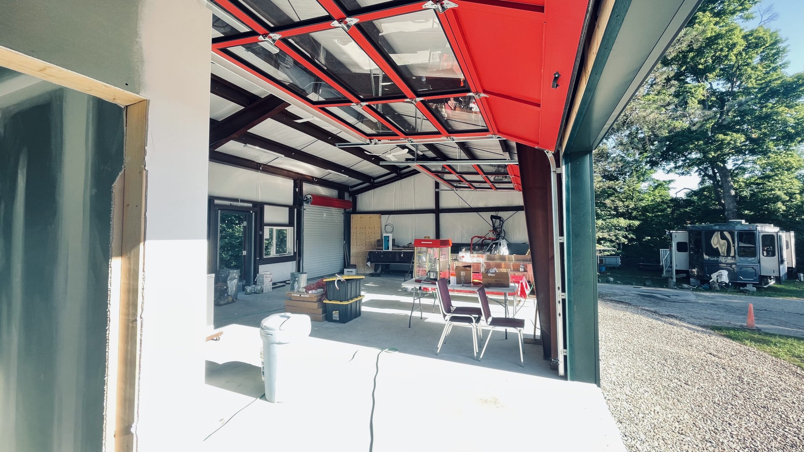 26x52x12_steel_rec_building_santasvillage_kodiak_steel_buildings_04